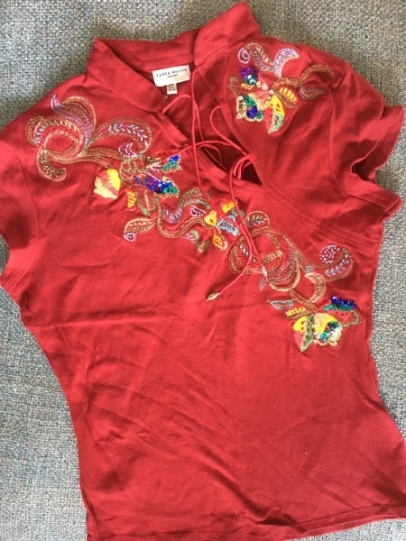 Haut rouge brodé laçage Karen Millen