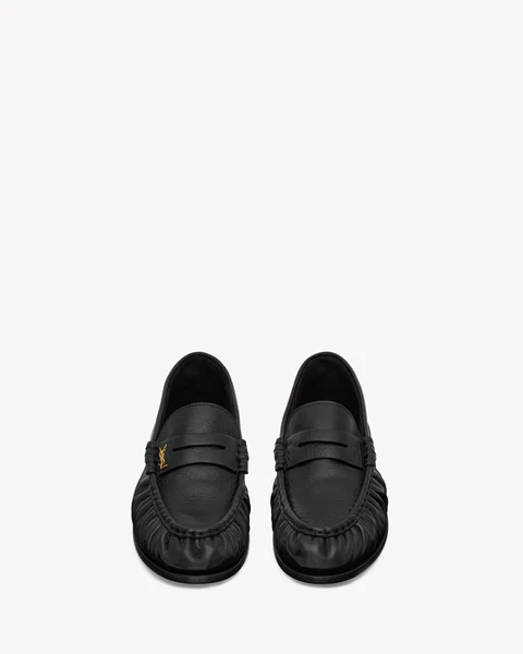 LE LOAFER supple mocassins en cuir brillant