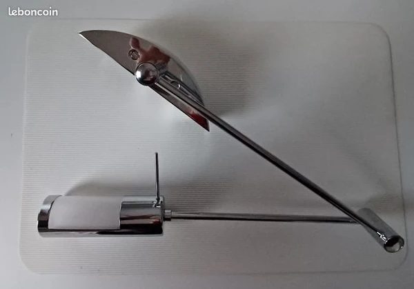 Lampe orientable" Nova Habitat" métal chromé