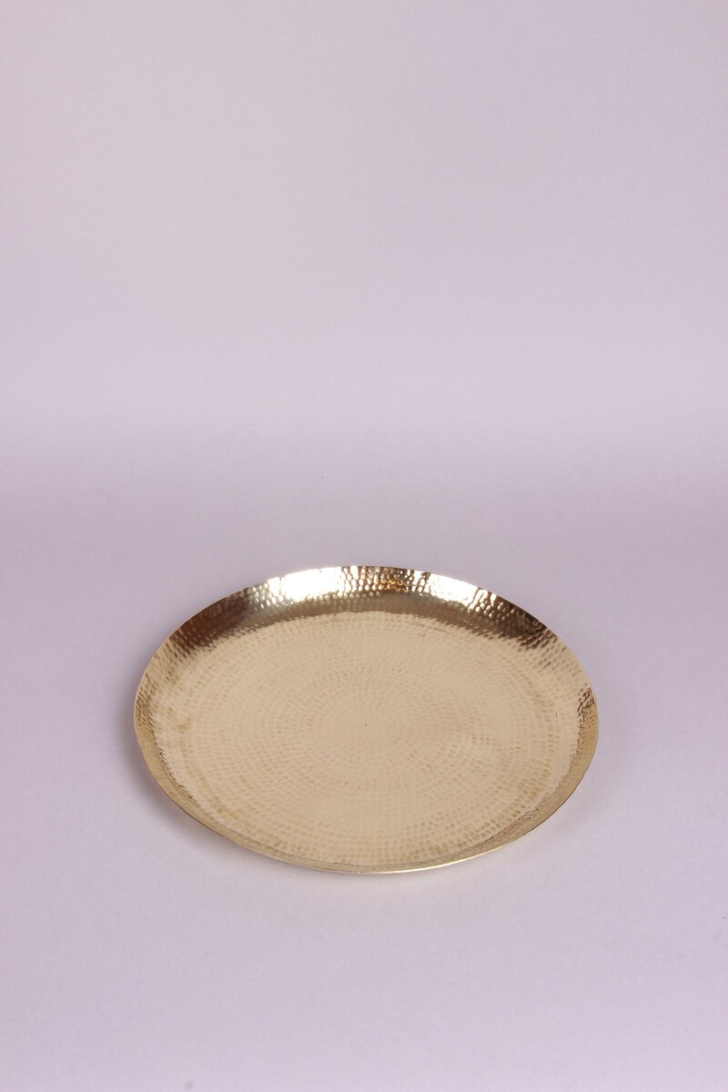 Plateau rond en laiton marteléM: diamètre 25cm