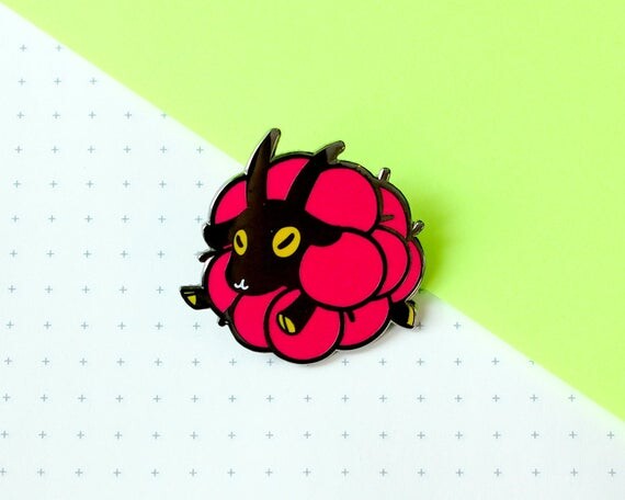 broche en émail ramberry