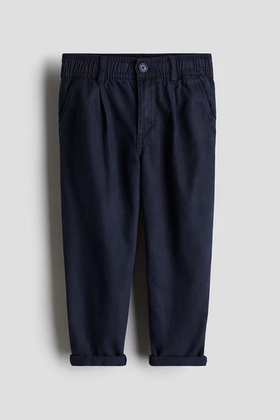 Chino loose en twill avec jambes effilées