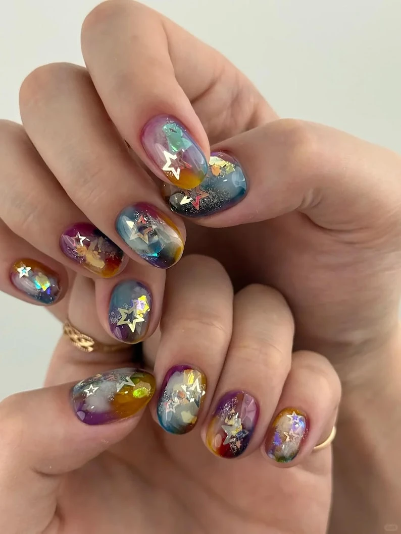 Presse étoile ombrée arc-en-ciel sur les ongles | Ensemble d'ongles ombrés colorés | Design d'ongles ombré d'été | Ongles courts