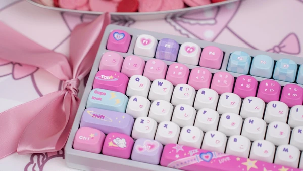 KiiBOOM x Elyxirine Digital Dreams: Pastel Y2K Keycap Set