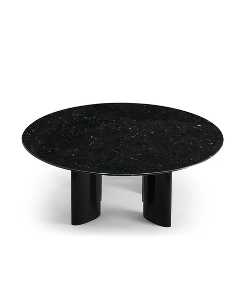 Table basse ronde Carlotta pieds laqués noir et marbre noir