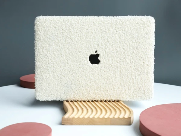 Housse rigide velours beige laiteux pour MacBook Air 13