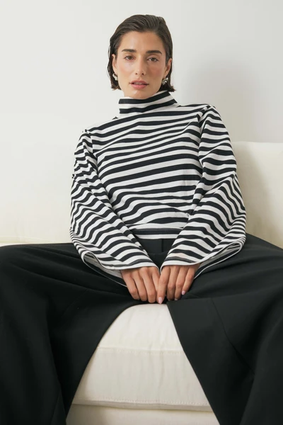 Funnel Neck Heavy Top