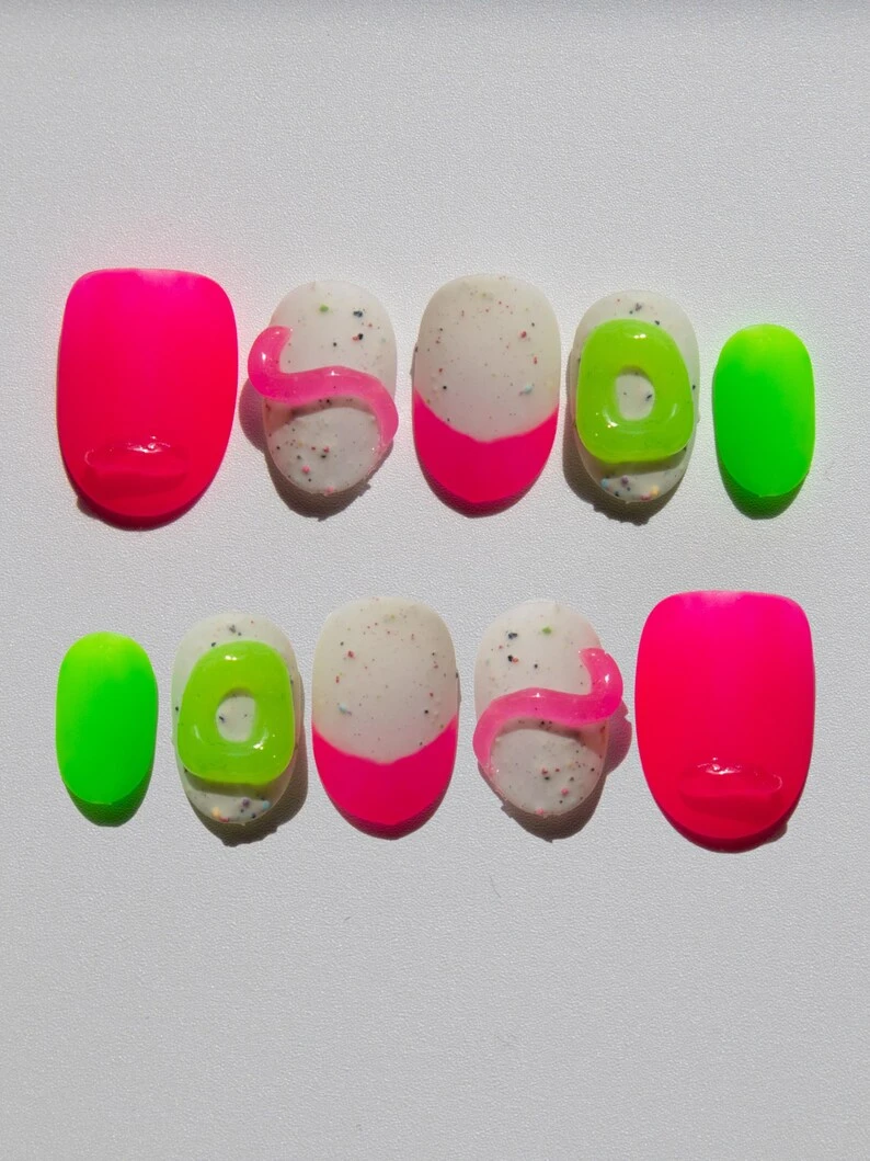 Presse-ongles néon, faux ongles faits main haut de gamme, forme ovale, bleu pastel, décorations d'ongles japonaises 3D, bonbon abstrait, rose
