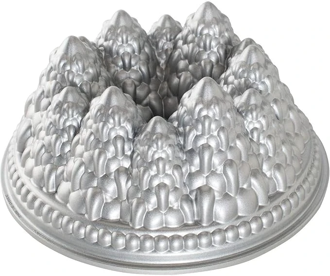 Nordic Ware - Moule à gâteau, moule à pâtisserie - Moule à gâteau Bundt Forêt de sapins Silver - Revêtement antiadhésif - Fonte d'aluminium