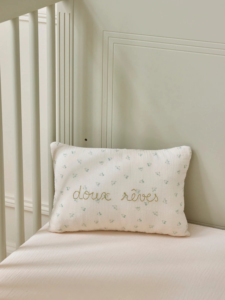 Petit coussin gaze de coton brodé