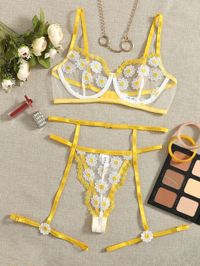 Ensemble de lingerie en tulle avec broderie et armature