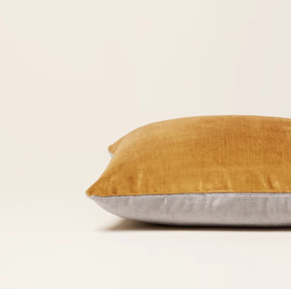 Housse de coussin 40x40 cm Miel et taupe Castiglione | Maisons du Monde