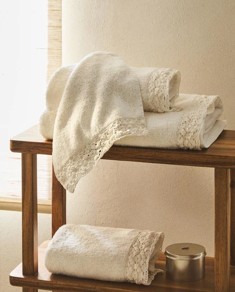 SERVIETTE DE BAIN COTON FRISE CROCHET - SERVIETTES DE BAIN - SOLDES - SALLE DE BAIN | Zara Home France | Zara Home France