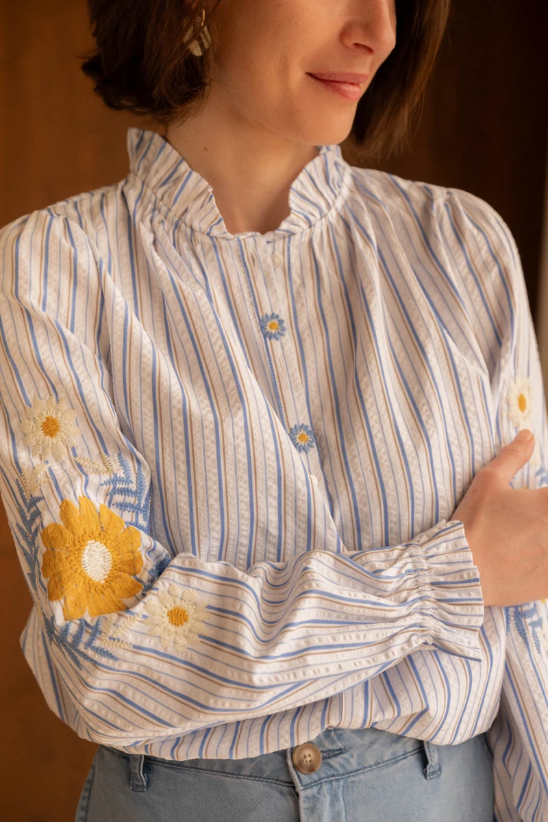 Chemise Rayée Avec Des Broderies Fleuries - Ciel - Boutique Libertie