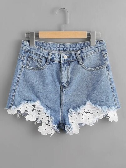 Short en jean avec applique