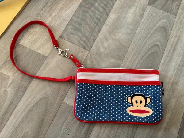petit sac à main ou pochette maquillage Paul Franck