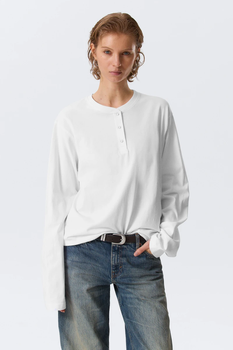 T-shirt Henley à manches longues et coupe carrée