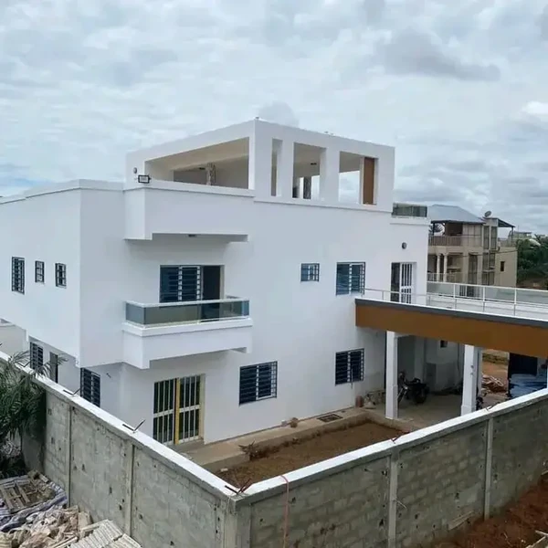 VILLA A LOMÉ