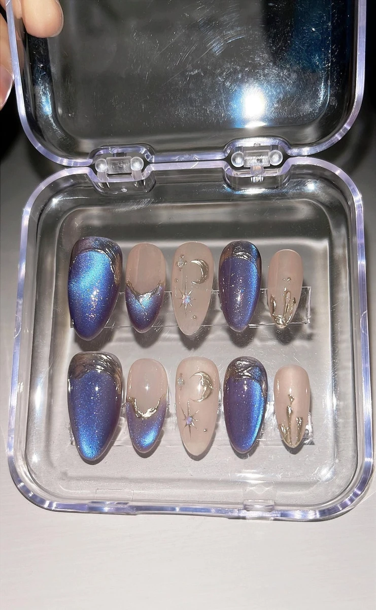 Fée galaxie lune étoiles bleu violet aurore œil de chat lignes dorées 3D ongles à presser | ongles faits main brillants personnalisés | ongles longs