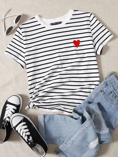 T-shirt à rayures avec broderie cœur