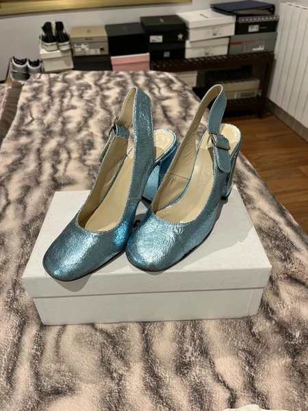 Zapatos de fiesta azul metalizado