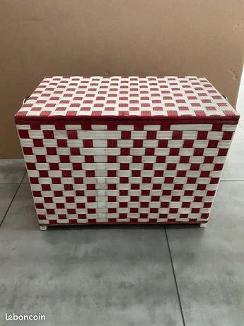 Coffre vintage scoubidou