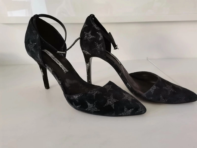 Zwarte & other stories pump maat 39 hak 9.5 cms