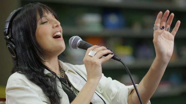 Mayre Martinez | Sing Your Best: The Proven Method for Singing Like Your Favorite Superstars