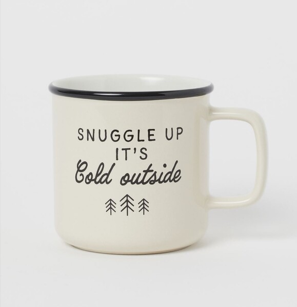 Tasse avec texte imprimé