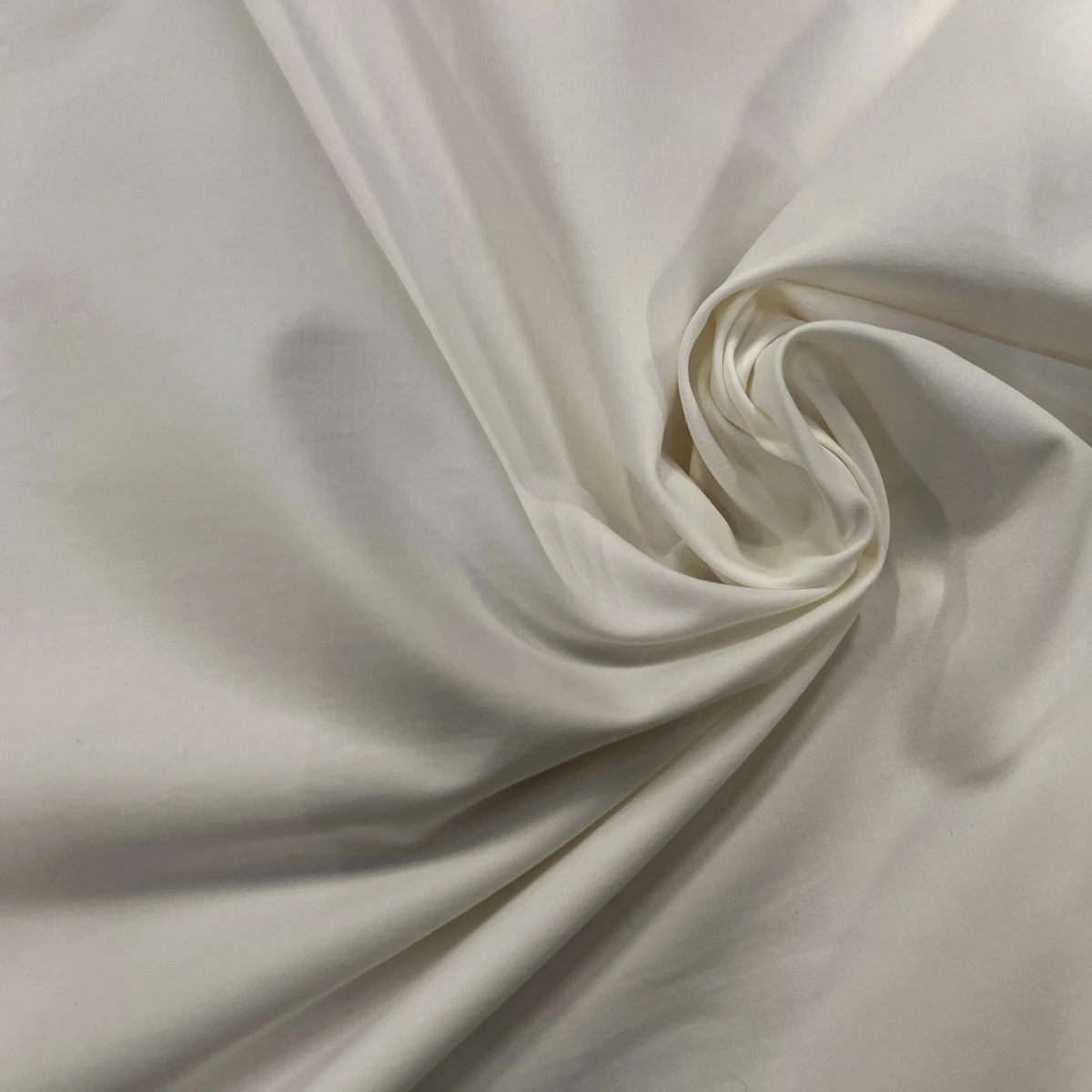 POPELINE DE COTON FROIDE ET LISSE BLANCHE 135CM