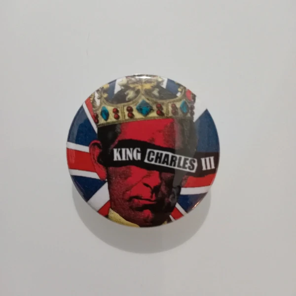 Spilla pin badge button 38mm King Charles III punk version