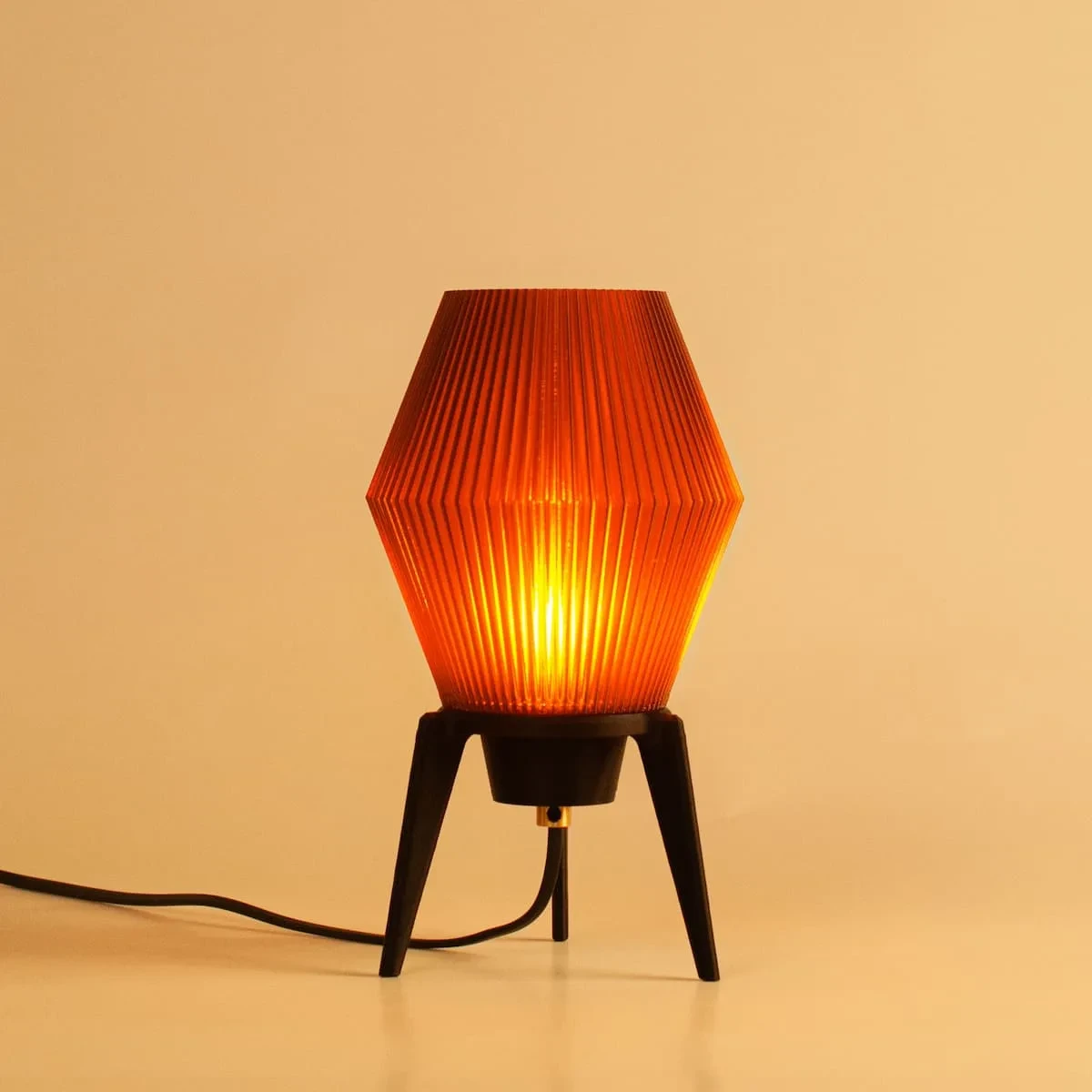 KERO Table Lamp – Amber