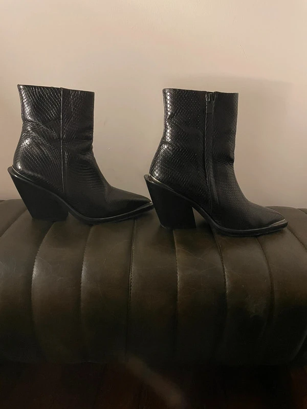 Bottines noire serpent style Santiag The Kooples