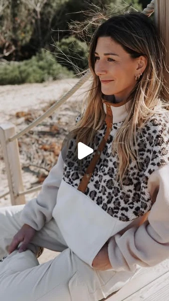 Les Rideuses on Instagram: "LA SHERPA LÉO 🤍🐆Vous avez été nombreuses à l’adorer au drop de lundi !Elle méritait bien une petite apparition ici 🤎avec les chaussettes assorties 🧦✨Ma dernière collection était 100% boutons-pressions.Pour une prochaine polaire : tu préfères porter quoi au quotidien… une fermeture éclair ou des pressions ? 🫶🏼....#lesrideuses #marquefrançaise #slowfashion#slowfashionmouvment #outdoor #randonnee #ecofriendly #mountains #faitmainenfrance #creatricefrancaise #artisanatfrancais #fleece #surfstyle"