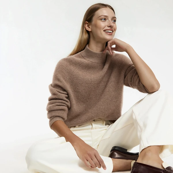 Pull en cachemire col montant en fine maille