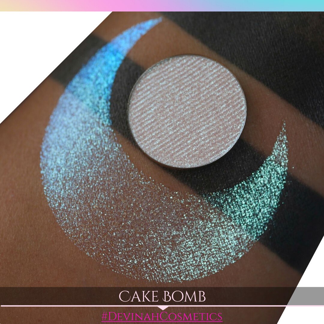 CAKE BOMB Pressed Pigment