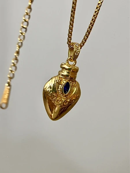 Amphora heart shape pendant with chain stainless steel