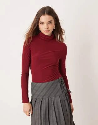 Miss Selfridge - Top ultra doux à col roulé - Bordeaux