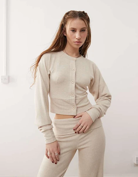 COLLUSION - Gilet confortable boutonné d'ensemble - Avoine