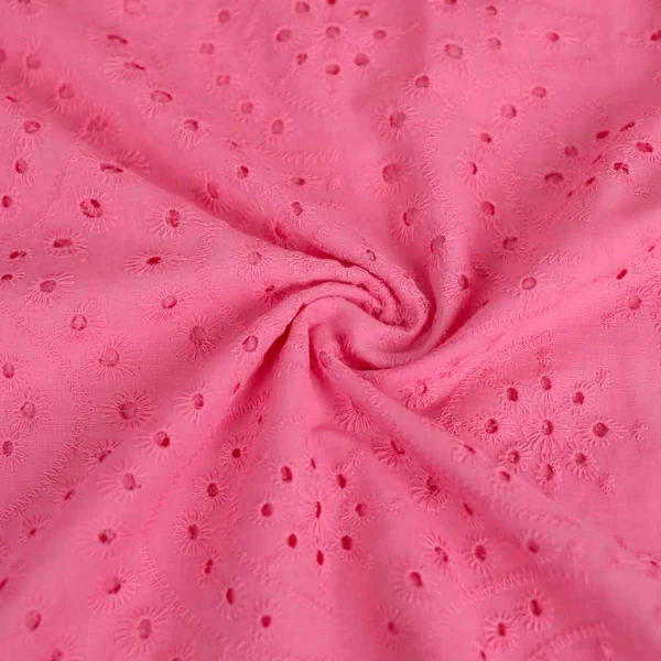 Tissu coton brodé fuchsia à motif ajouré | Pour couture d'habits léger