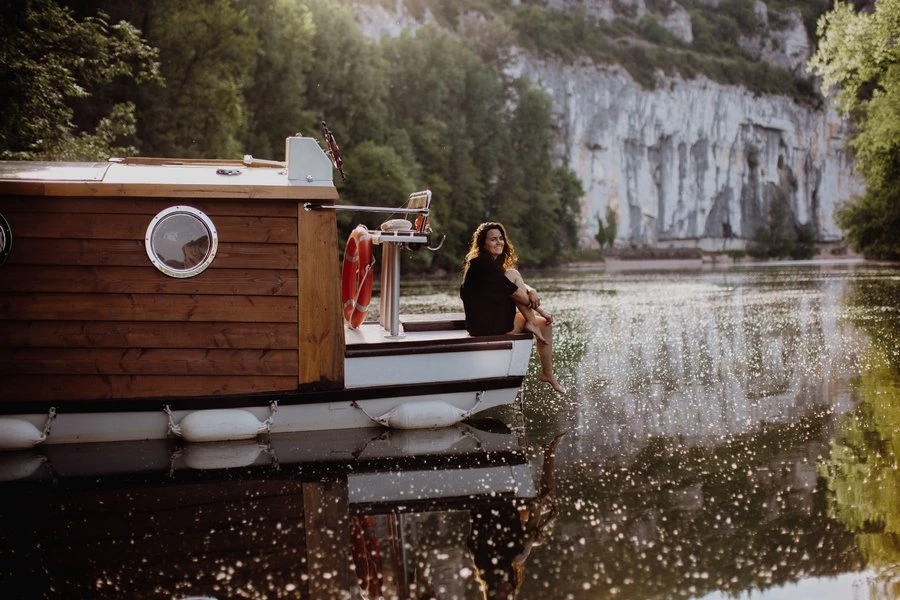 Réservation Cabane sur l'eau en Lot - Bateau Cabane