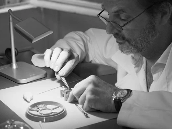 Atelier d'initiation à l'horlogerie à Bordeaux - Objectif Horlogerie