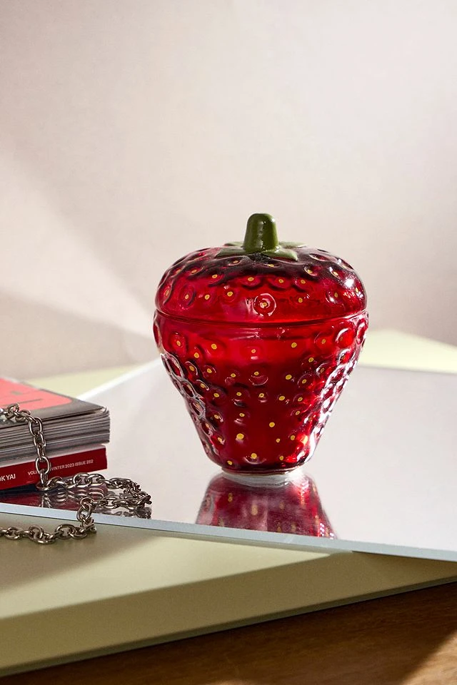Bougie parfumée en forme de fraise