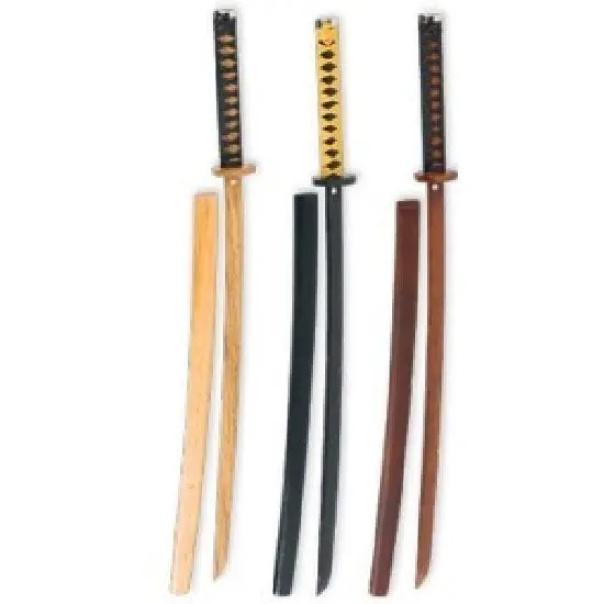 Sabre en bois avec fourreau