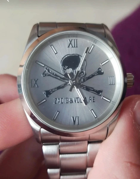 Montre zadig tête de mort