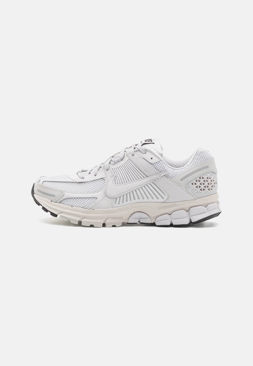 ZOOM VOMERO 5 - Baskets basses - vast grey/black/sail/metallic silver/total crimson