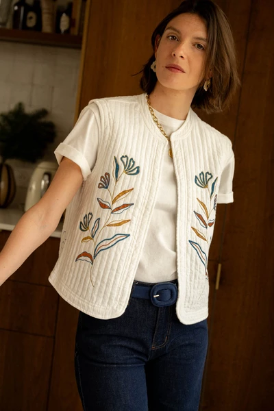 Gilet Matelassé Avec Un Motif Fleuri - Ecru - Boutique Libertie