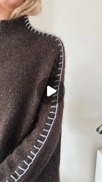 Sofia Siri Scotford on Instagram: "Ad | I have knitted a new favourite sweater for the autumn 🥹 It turned out just as I’d hoped and I love wearing it 💘#knittersofinstagram #nevernotknitting #knitspiration #slowfashion #knit #knitting #knitwear #strikk #strik #glacissweater"