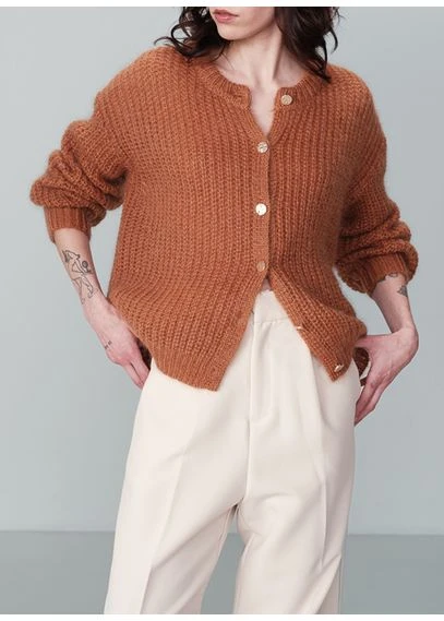 Gilet col rond droit en maille tricotée | Marron