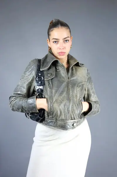 Veste en cuir patiné vintage